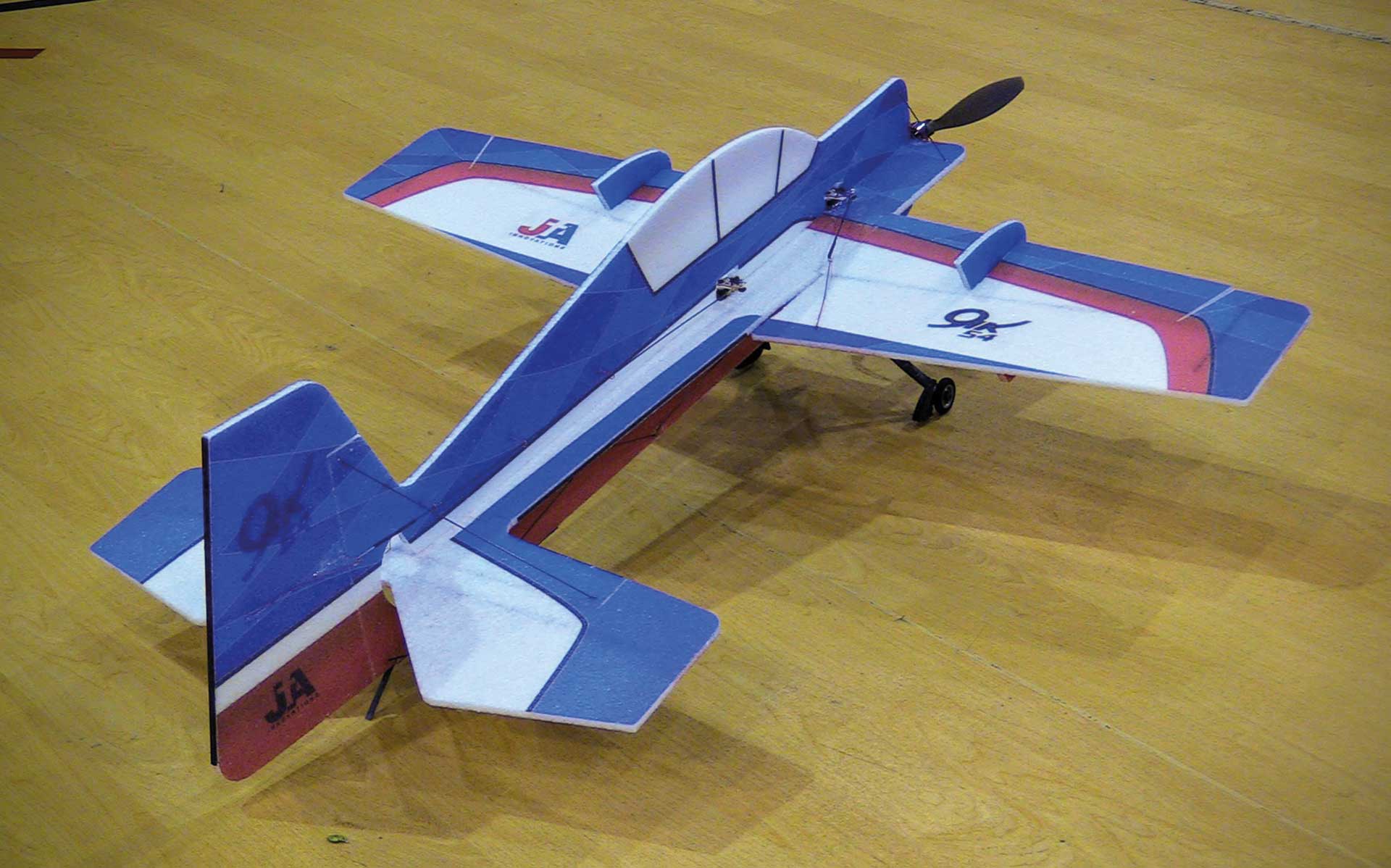 JTA Innovations Yak 54 (rot/blau) 32" EPP 3D-Kunstflug Modell