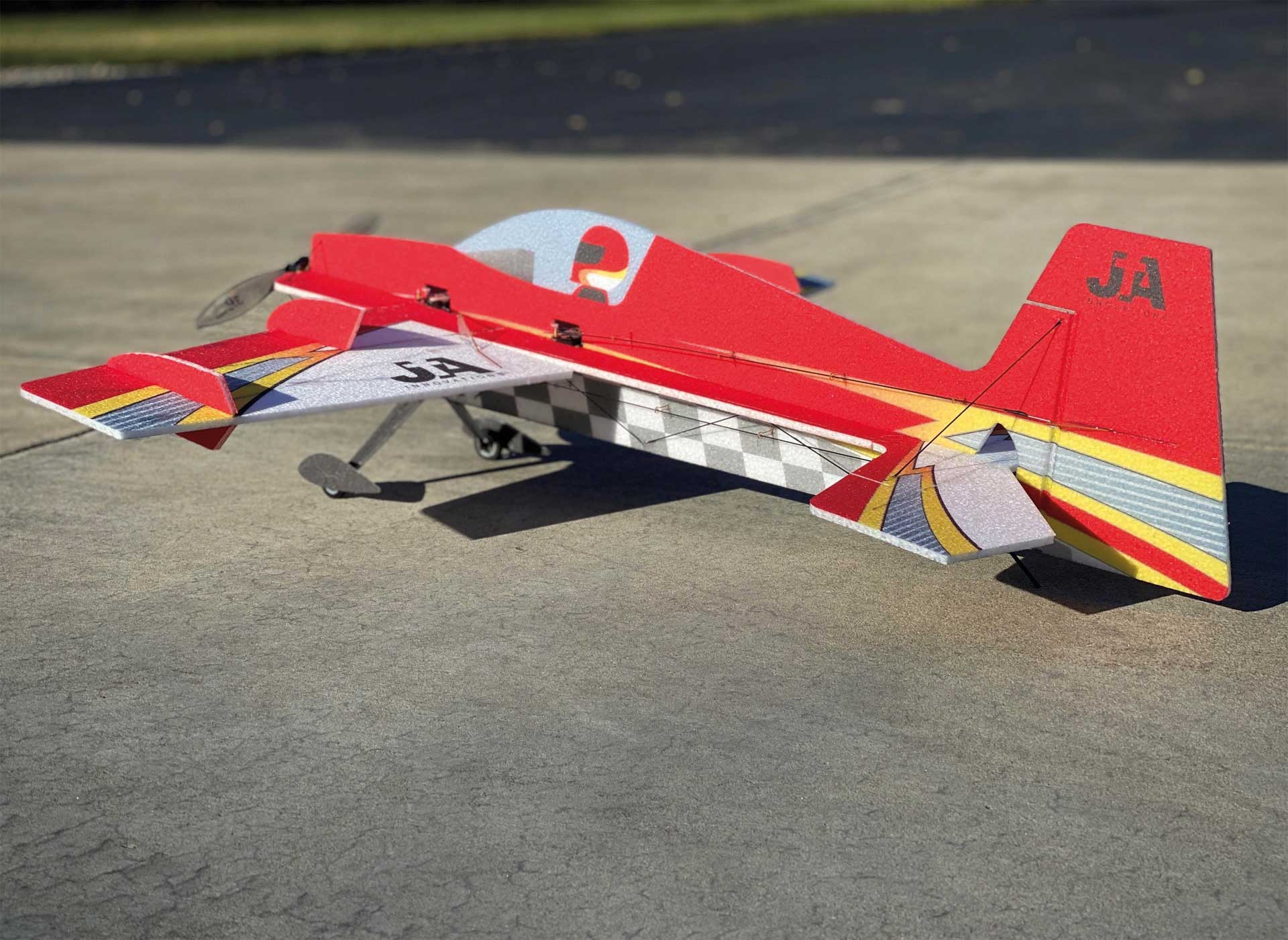 JTA Innovations SLICK (rot/weiss) 33" EPP 3D-Kunstflug Modell